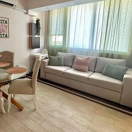 2br Haven - Steps From The Mall *