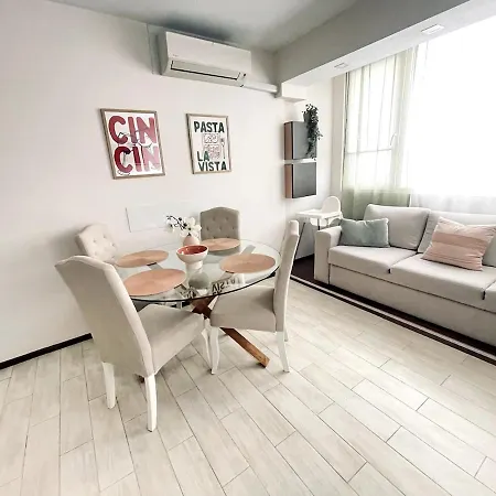 2br Haven - Steps From The Mall * Warna