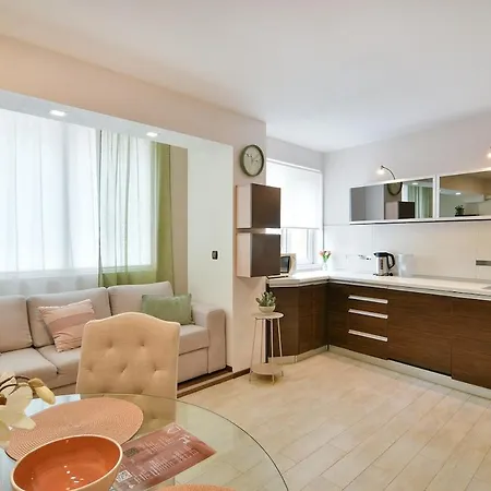 2br Haven - Steps From The Mall Apartament Warna